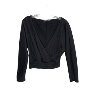 Mezzanine Women's Black Long Sleeve V-Neck Unlined Semi Crop Top